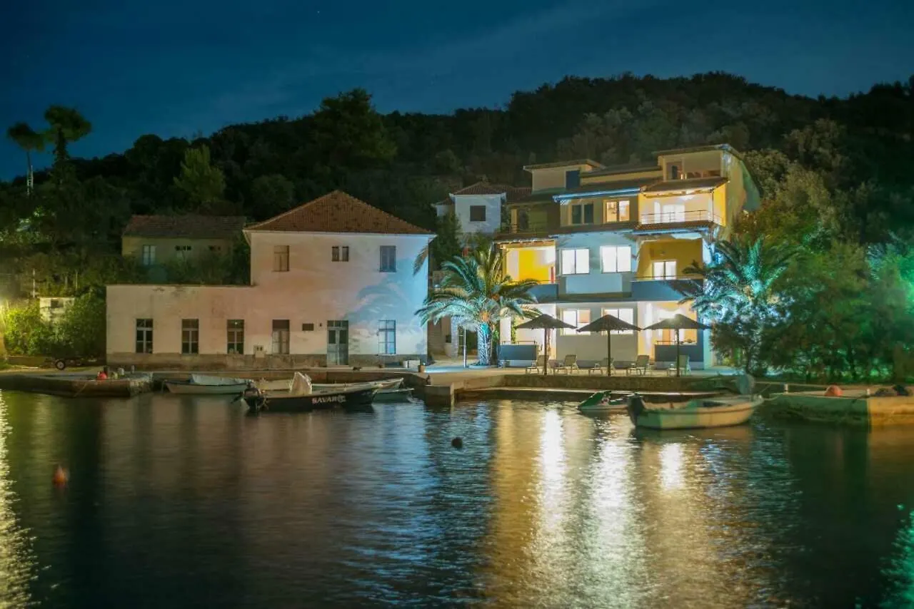 Apartments Savar - Ilo Brbinj