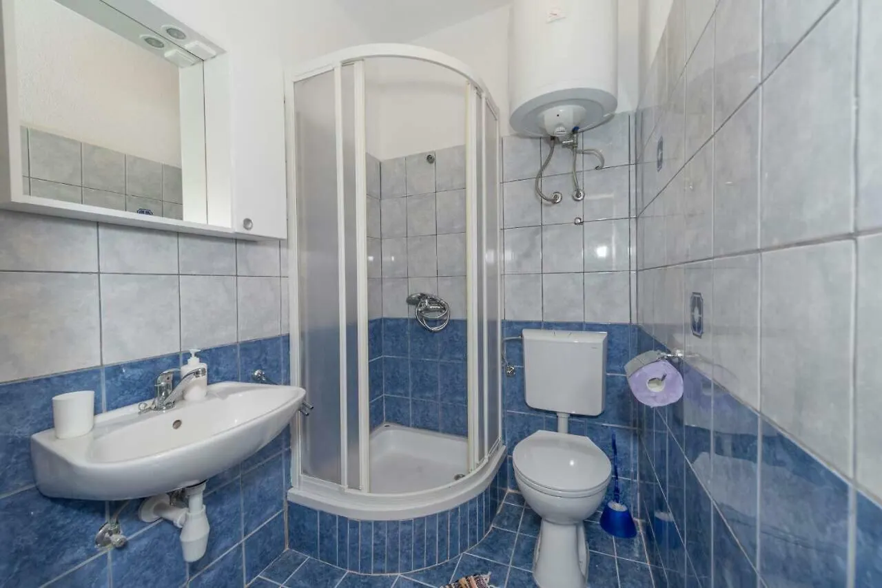 Apartments Savar - Ilo Brbinj 0*,